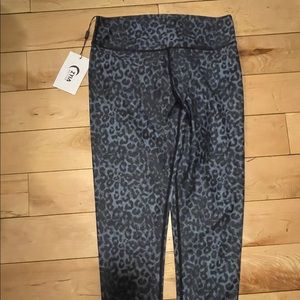 ZYIA ACTIVE STONE LEOPQRD LIFHT N LUXE 7/8